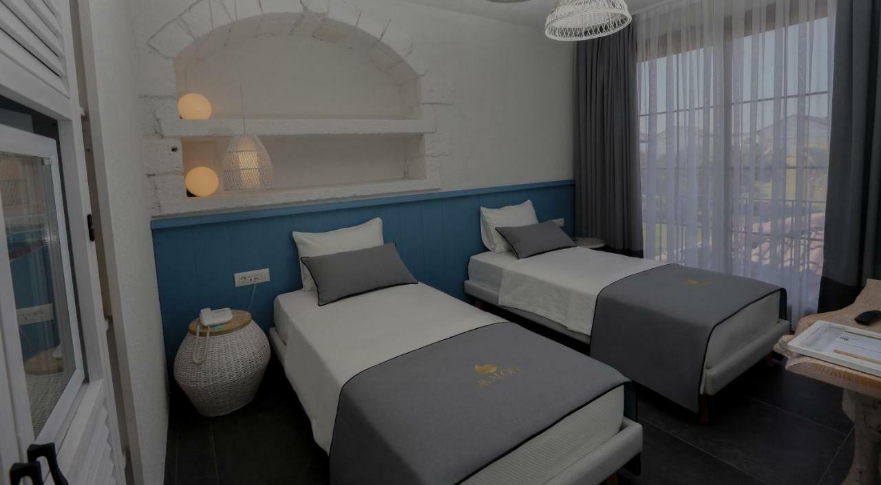 Avalon Boutique Hotel & Suites Alacati Exterior photo